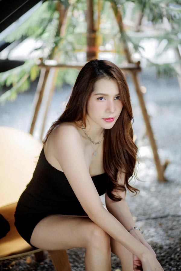 namfon navapat 11