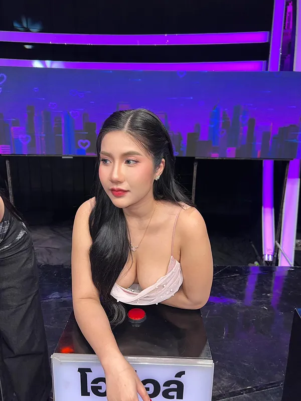 Opal Scarlets เทคมีเอ้า